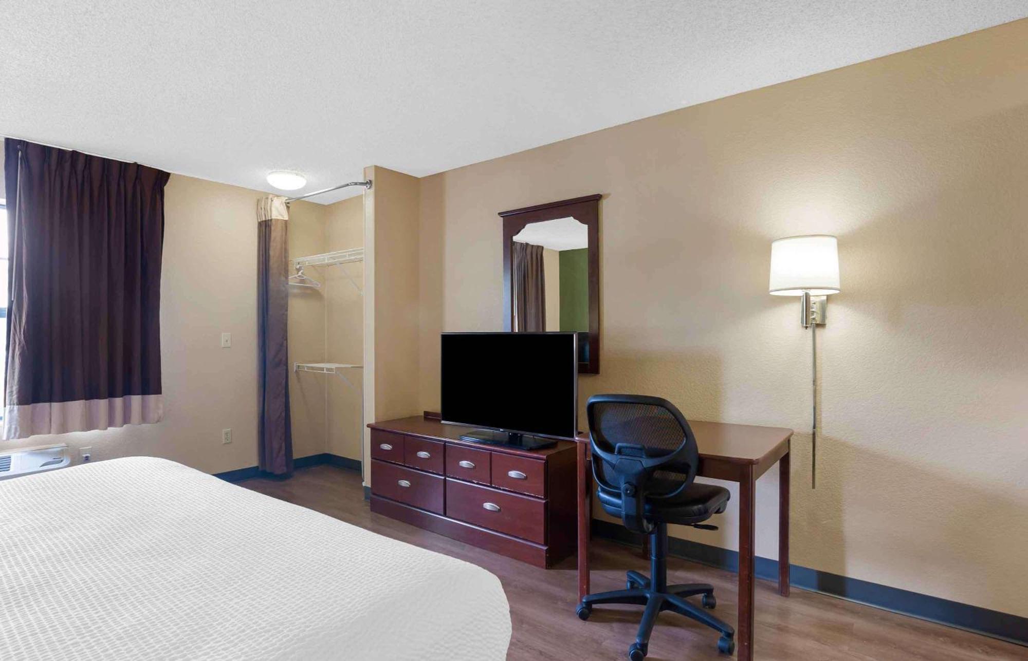 Extended Stay America Suites - Detroit - Novi - Orchard Hill Place Northville Exterior foto